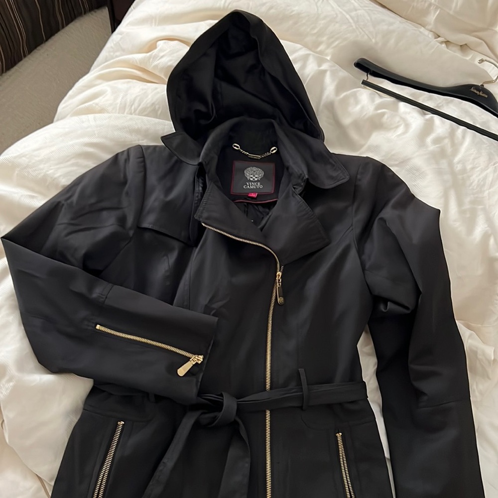 Vince Camuto women’s lined raincoat